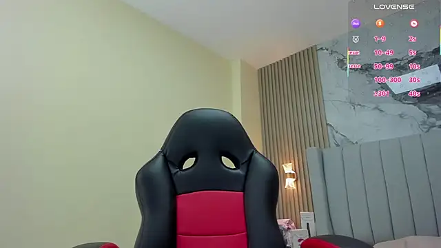 MAGIEVANS1 online show from October 2025 12:39:02 PM