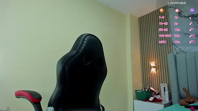 MAGIEVANS1 online show from October 2025 12:48:02 PM