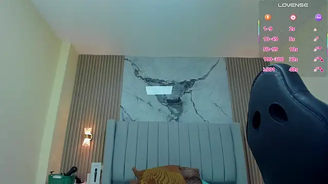 MAGIEVANS1 online show from October 2025 12:39:01 PM
