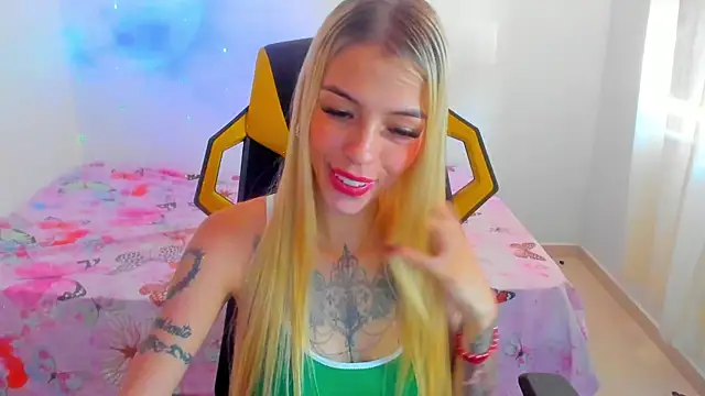 Snapshot of barbiee_05 chatting on May 2026 06:52:02 PM barbiee 05 online show from May 2026 06:52:02 PM