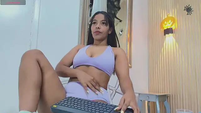 Snapshot of _Valeria_Brown chatting on October 2025 09:15:02 PM Valeria Brown online show from October 2025 09:15:02 PM