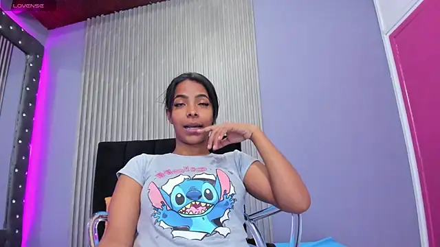 Snapshot of _Valeria_Brown chatting on October 2025 09:22:02 PM Valeria Brown online show from October 2025 09:22:02 PM