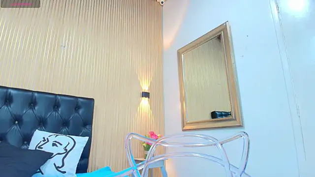 Snapshot of _Valeria_Brown chatting on November 2025 08:52:02 PM Valeria Brown online show from November 2025 08:52:02 PM