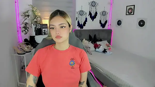 AlexandraMooree online show from January 2026 11:31:02 PM