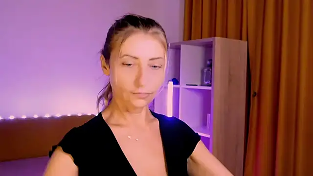 ZoeGrant online show from June 2026 05:55:01 PM