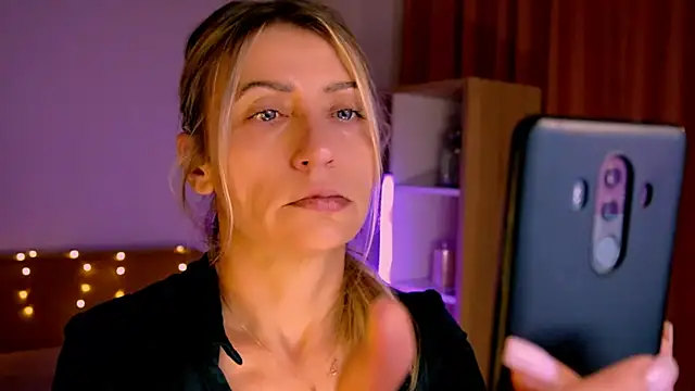 ZoeGrant online show from March 2026 05:48:01 PM