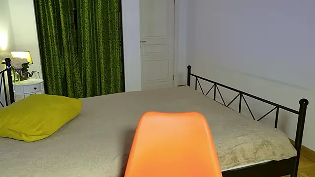 ZoeGrant online show from December 2025 08:54:01 PM