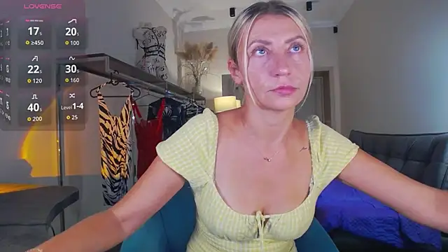 ZoeGrant online show from September 2025 07:42:02 PM