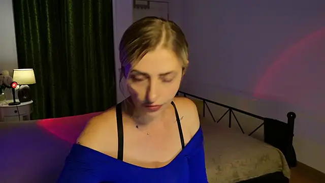 ZoeGrant online show from May 2026 07:03:02 PM