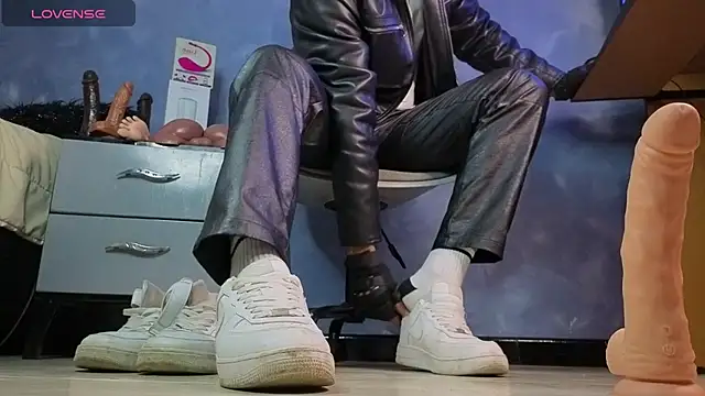 Snapshot of TomLover_12 chatting on February 2026 05:13:02 PM TomLover 12 online show from February 2026 05:13:02 PM