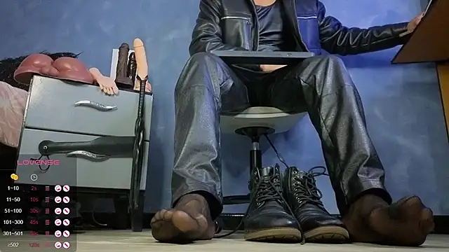 TomLover 12 online show from April 2026 11:17:01 AM