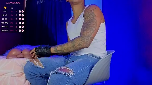 TomLover 12 online show from October 2025 12:28:01 PM