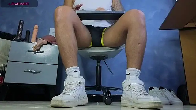 Snapshot of TomLover_12 chatting on February 2026 03:58:01 AM TomLover 12 online show from February 2026 03:58:01 AM