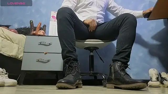 Snapshot of TomLover_12 chatting on March 2026 12:22:02 AM TomLover 12 online show from March 2026 12:22:02 AM