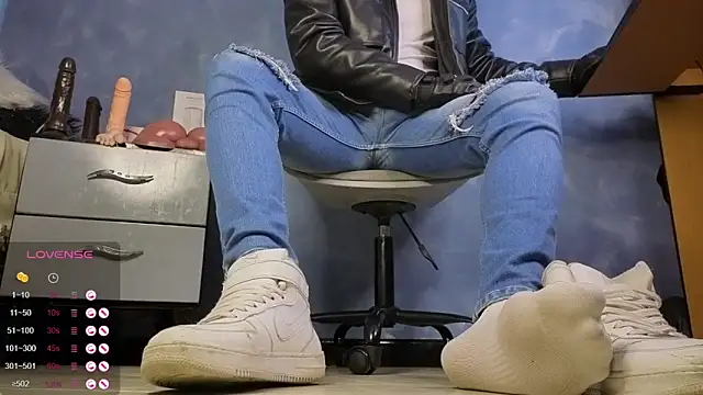 Snapshot of TomLover_12 chatting on February 2026 01:29:01 PM TomLover 12 online show from February 2026 01:29:01 PM