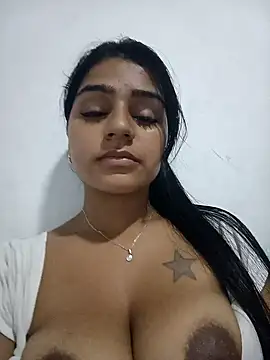 Snapshot of AnnRosse18 chatting on January 2025 09:46:02 PM AnnRosse18 online show from January 2025 09:46:02 PM