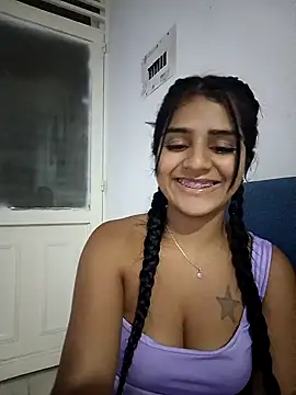 Snapshot of AnnRosse18 chatting on February 2025 01:12:02 AM AnnRosse18 online show from February 2025 01:12:02 AM