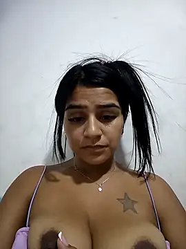 Snapshot of AnnRosse18 chatting on February 2025 10:14:01 PM AnnRosse18 online show from February 2025 10:14:01 PM