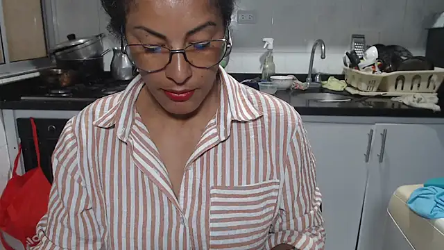 Snapshot of kateleyagrey chatting on November 2025 07:29:01 PM kateleyagrey online show from November 2025 07:29:01 PM