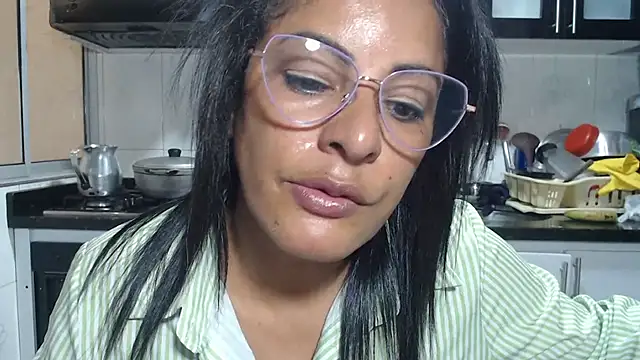 kateleyagrey online show from April 2026 07:09:01 PM