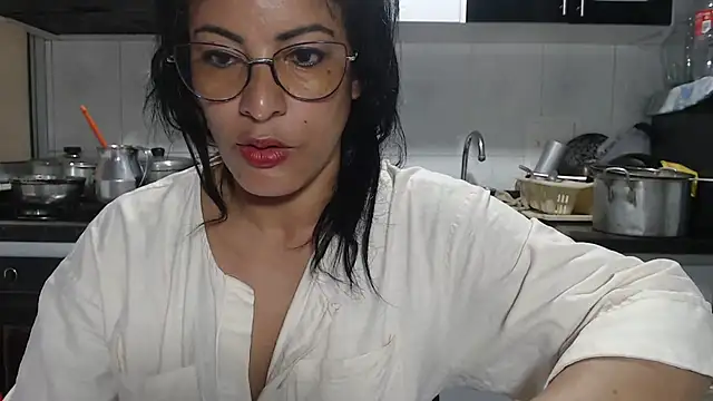 kateleyagrey online show from September 2025 12:01:02 PM