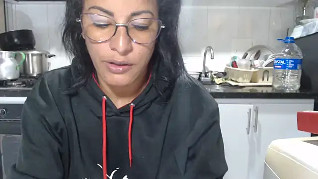 Snapshot of kateleyagrey chatting on December 2025 11:27:02 AM kateleyagrey online show from December 2025 11:27:02 AM