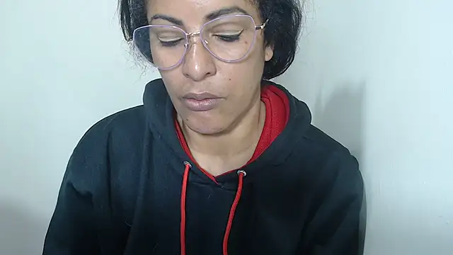 Snapshot of kateleyagrey chatting on June 2026 01:27:02 PM kateleyagrey online show from June 2026 01:27:02 PM