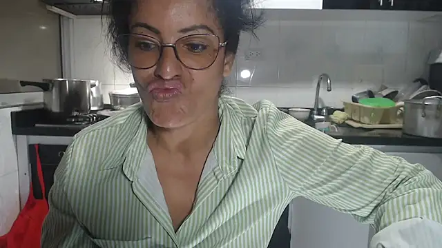 kateleyagrey online show from October 2025 11:56:01 AM