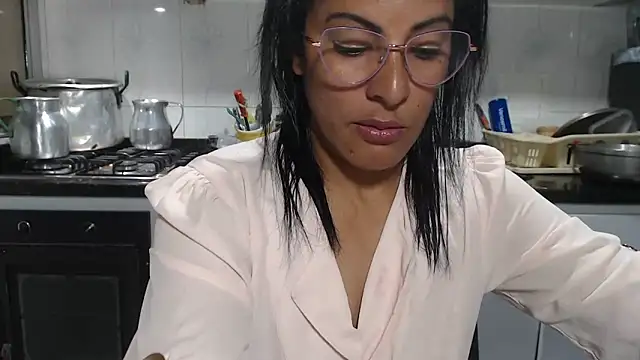 kateleyagrey online show from April 2026 07:51:01 PM