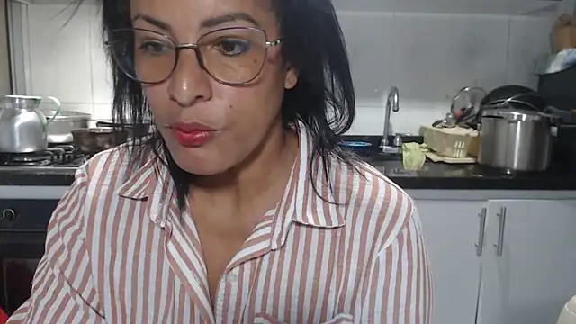 Snapshot of kateleyagrey chatting on November 2025 07:51:01 PM kateleyagrey online show from November 2025 07:51:01 PM