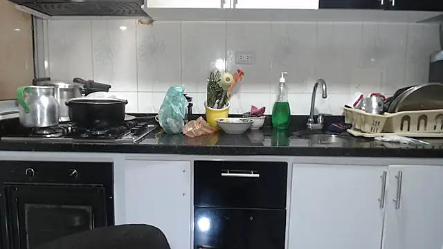 kateleyagrey online show from April 2026 06:58:02 PM