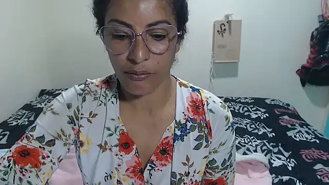 kateleyagrey online show from February 2026 07:05:01 PM