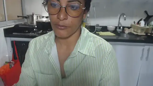 Snapshot of kateleyagrey chatting on November 2025 07:41:02 PM kateleyagrey online show from November 2025 07:41:02 PM