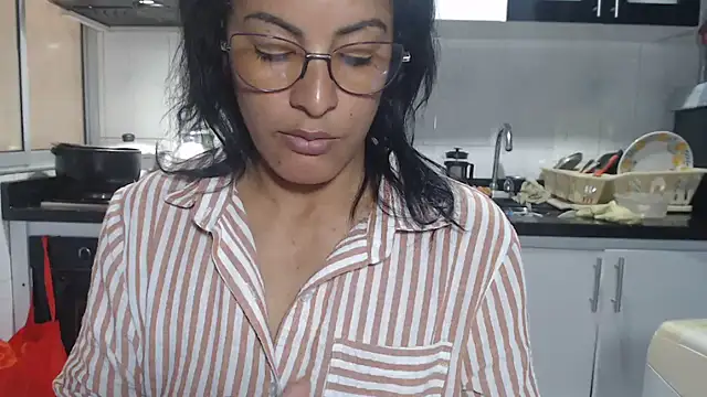 kateleyagrey online show from October 2025 06:31:01 PM