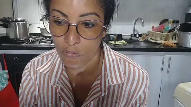 Snapshot of kateleyagrey chatting on October 2025 10:28:02 PM kateleyagrey online show from October 2025 10:28:02 PM