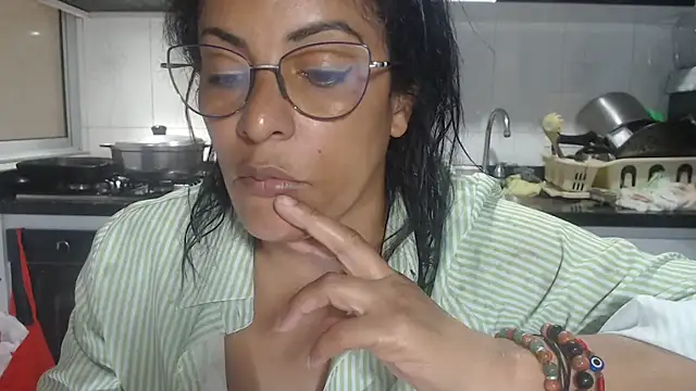 Snapshot of kateleyagrey chatting on October 2025 08:42:01 PM kateleyagrey online show from October 2025 08:42:01 PM