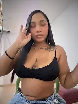 TianaaJackson online show from April 2026 07:20:01 PM