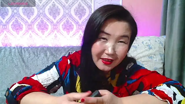 Bet Lu online show from March 2025 07:06:02 PM