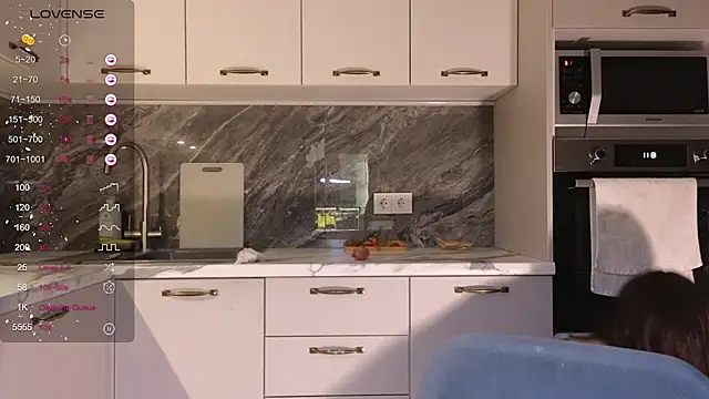 Alice Wonders online show from November 2025 07:57:01 PM