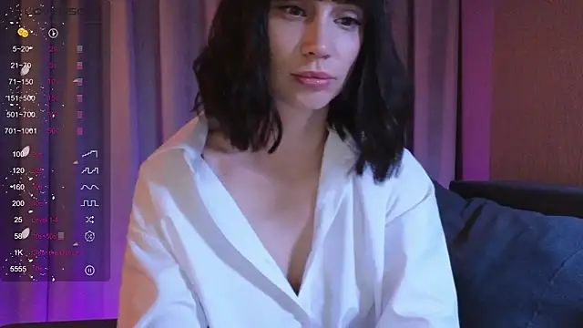 Alice Wonders online show from November 2025 07:07:01 PM