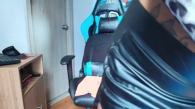 Hot Brunette34 online show from March 2026 09:16:02 PM