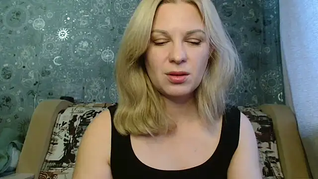 Snapshot of BlondeFox chatting on October 2025 03:07:02 AM BlondeFox online show from October 2025 03:07:02 AM