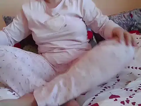 RealLittleRedRidingHood online show from November 2025 01:11:01 PM