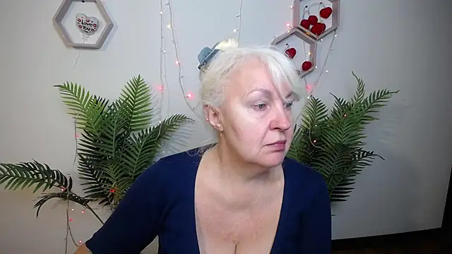 BlondyLeeBest online show from April 2026 06:23:01 PM