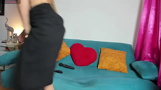 Victoria Jonness online show from April 2026 07:42:02 PM