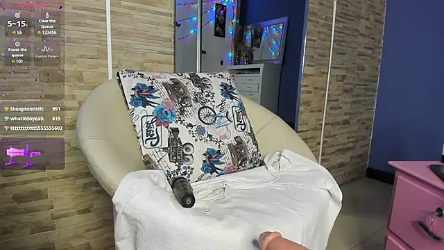 Snapshot of Lissa_Brow chatting on February 2025 08:21:02 AM Lissa Brow online show from February 2025 08:21:02 AM