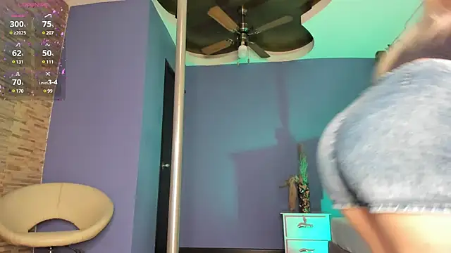 Snapshot of Lissa_Brow chatting on March 2025 02:34:01 AM Lissa Brow online show from March 2025 02:34:01 AM