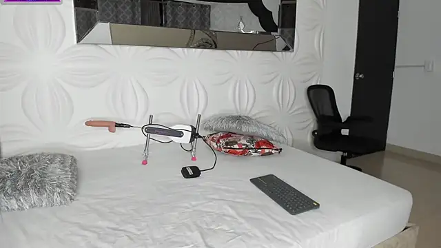 Snapshot of Lissa_Brow chatting on October 2025 02:34:02 AM Lissa Brow online show from October 2025 02:34:02 AM