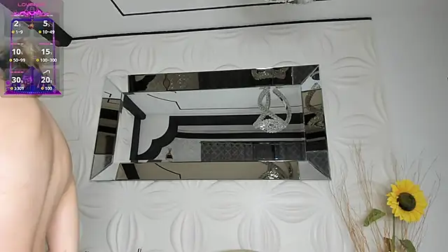 Snapshot of Lissa_Brow chatting on September 2025 02:34:01 AM Lissa Brow online show from September 2025 02:34:01 AM