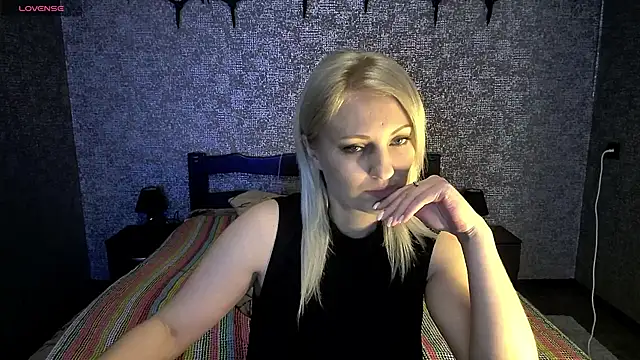 annagreeneyess online show from April 2026 11:49:01 AM